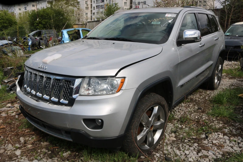 Jeep Grand cherokee 5.7 V8 HEMI Overland, снимка 2 - Автомобили и джипове - 42769369