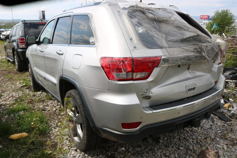 Jeep Grand cherokee 5.7 V8 HEMI Overland, снимка 12 - Автомобили и джипове - 42769369