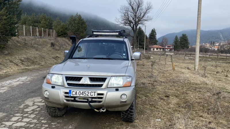 Mitsubishi Pajero, снимка 1 - Автомобили и джипове - 47270365