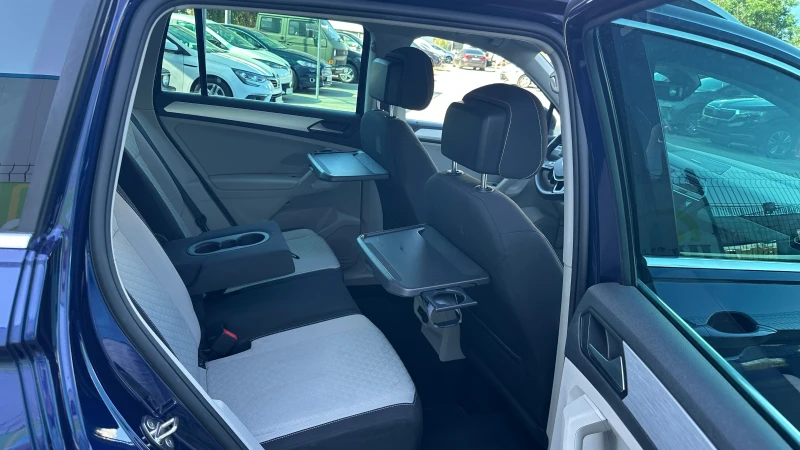 VW Tiguan 2.0 TDI 4Motion Automatic, снимка 10 - Автомобили и джипове - 51692026