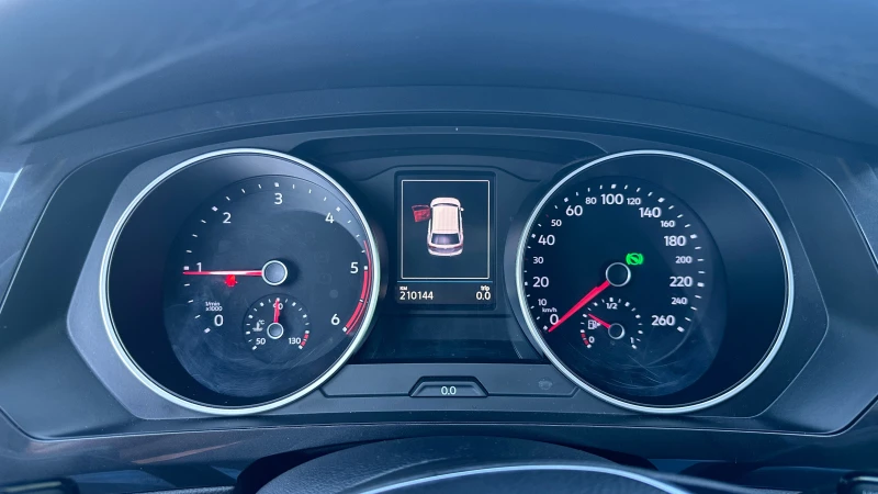 VW Tiguan 2.0 TDI 4Motion Automatic, снимка 15 - Автомобили и джипове - 51692026