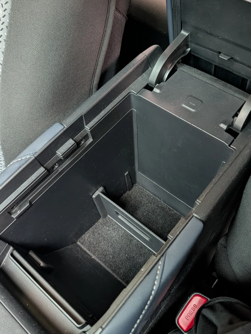 Mazda CX-30, снимка 8 - Автомобили и джипове - 52019380