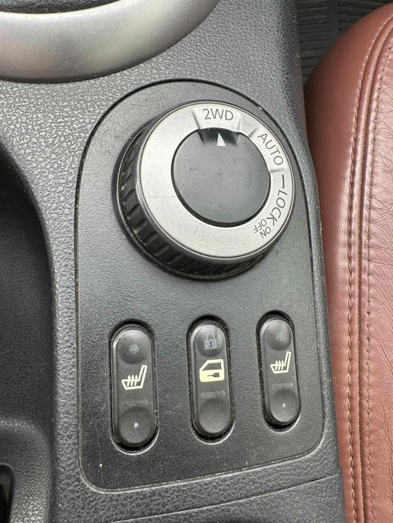 Nissan Qashqai 2.0 Бензин/4х4/KEYLESS/PANORAMA, снимка 11 - Автомобили и джипове - 52369808