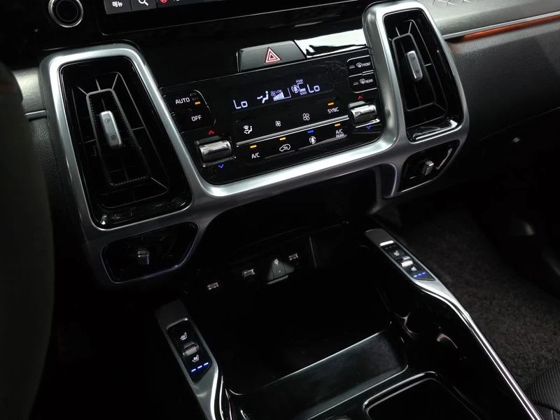 Kia Sorento Diesel 2.2 4WD| 200к.с., снимка 17 - Автомобили и джипове - 56269636