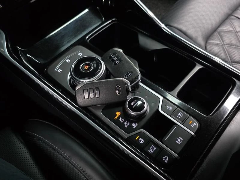 Kia Sorento Diesel 2.2 4WD| 200к.с., снимка 9 - Автомобили и джипове - 56269636