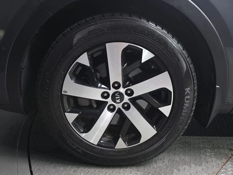 Kia Sorento Diesel 2.2 4WD| 200к.с., снимка 5 - Автомобили и джипове - 56269636