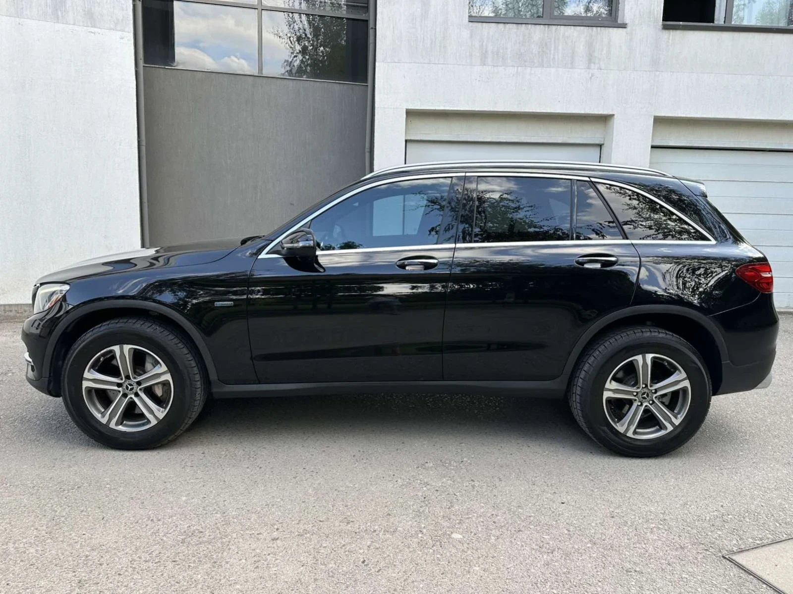 Mercedes-Benz GLC 350 e / Plug-in Hybrid  - изображение 4