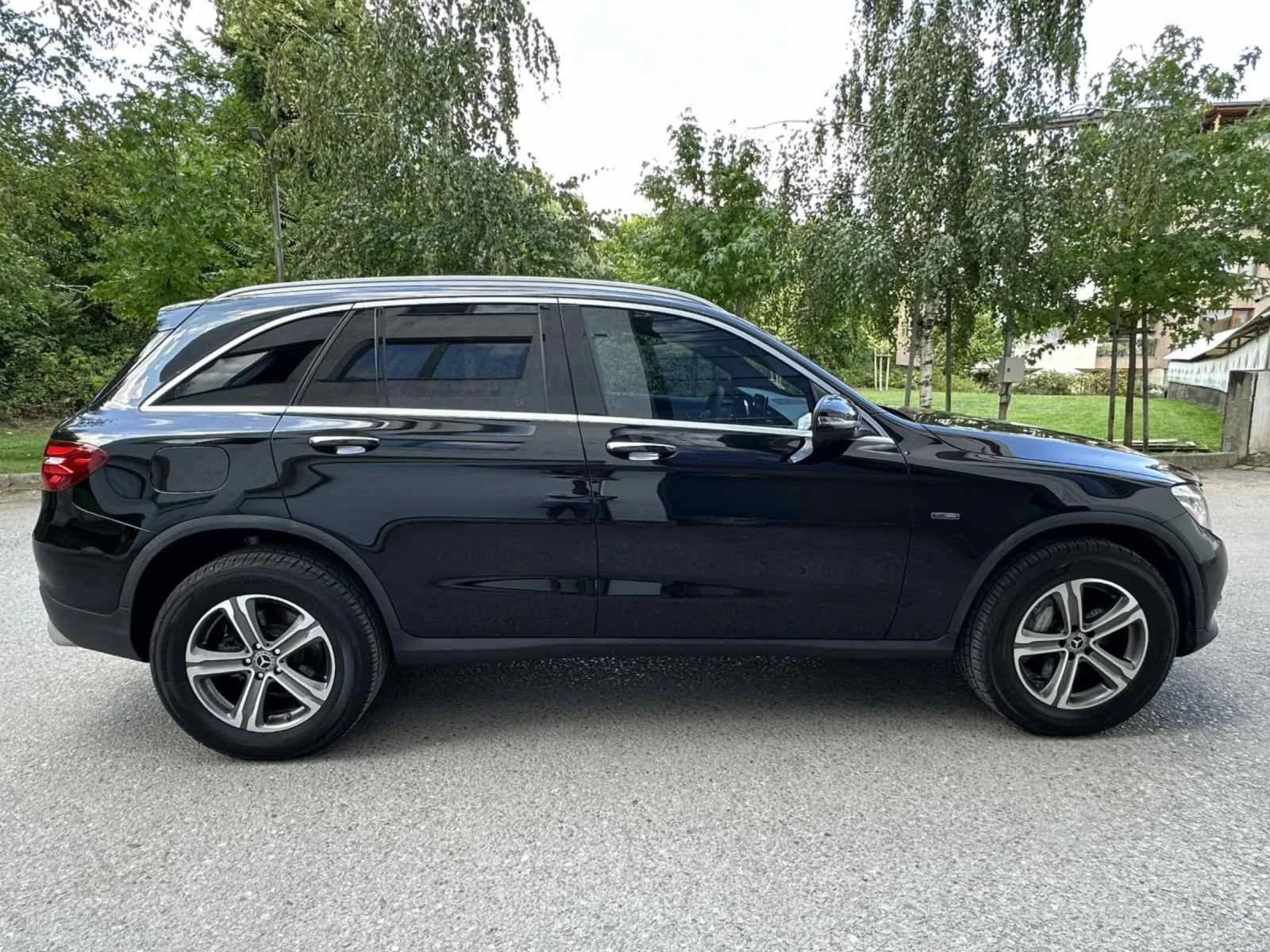 Mercedes-Benz GLC 350 e / Plug-in Hybrid  - изображение 8