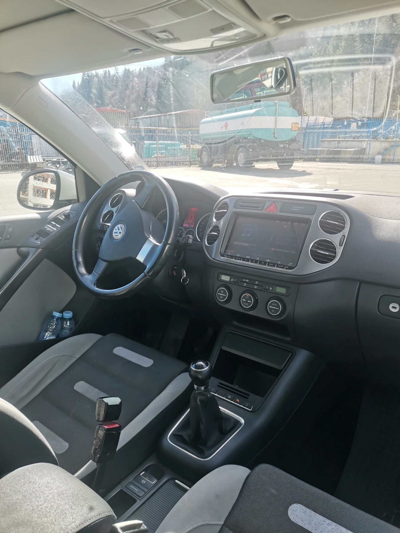 VW Tiguan 1.4 tsi, снимка 5 - Автомобили и джипове - 53782437