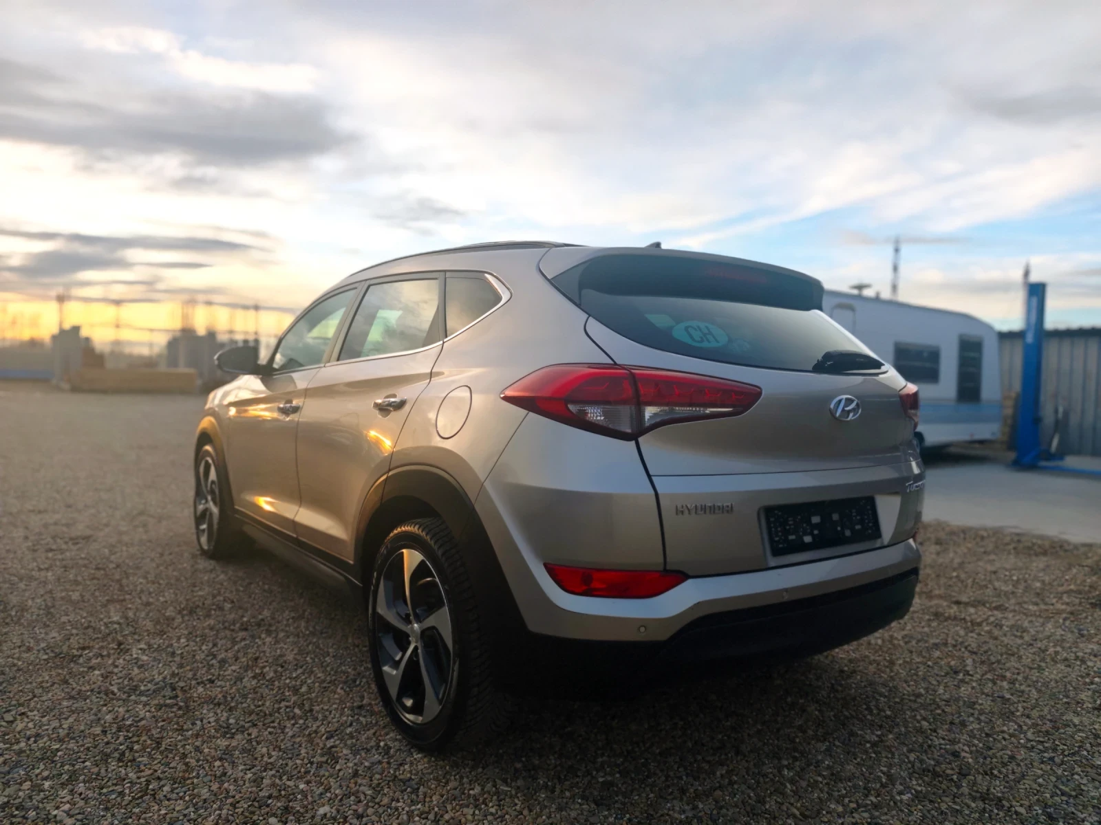 Hyundai Tucson FULL* 7скорости* НОВ* Швейцария , снимка 6 - Автомобили и джипове - 53923440