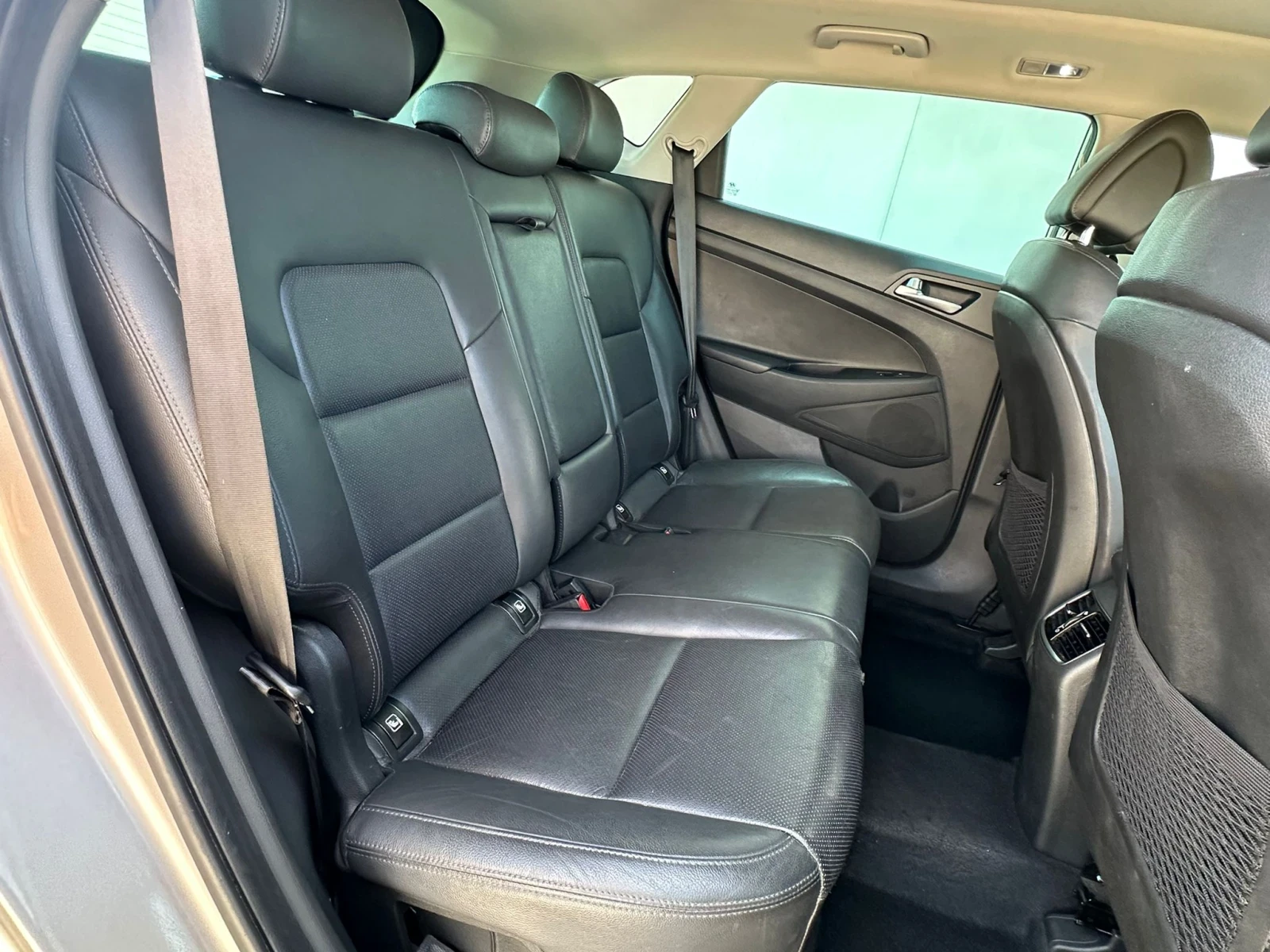 Hyundai Tucson 1.7CRDI* 140кс.* ВСИЧКИ ЕКСТРИ* НОВ, снимка 13 - Автомобили и джипове - 53923440