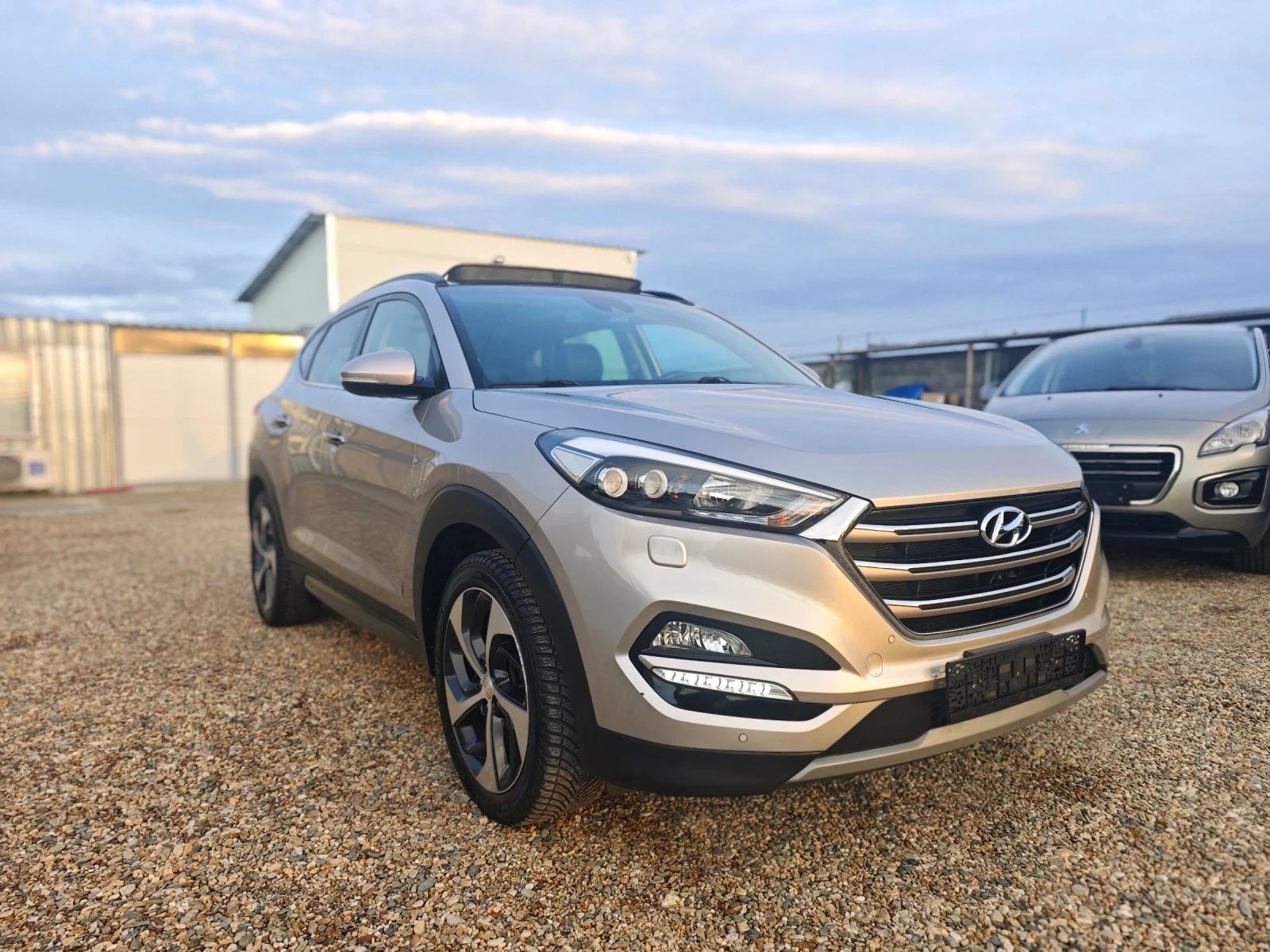 Hyundai Tucson FULL* 7скорости* НОВ* Швейцария , снимка 4 - Автомобили и джипове - 53923440