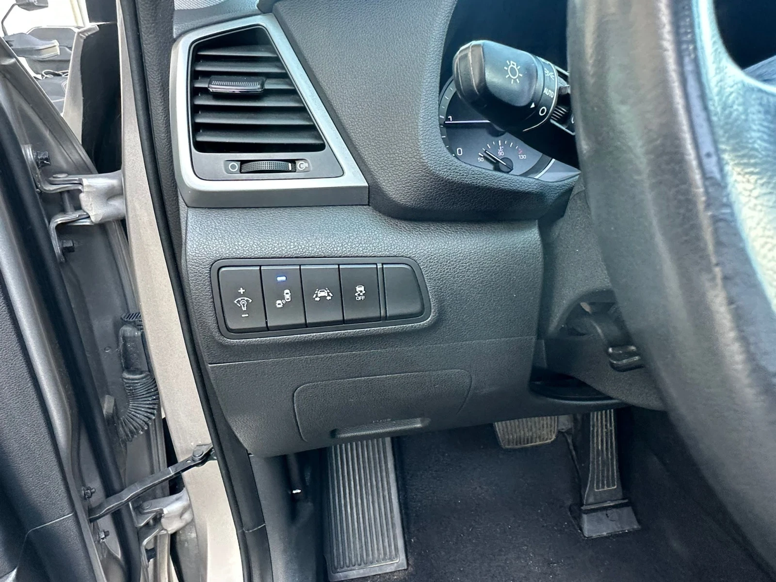 Hyundai Tucson 1.7CRDI* 140кс.* ВСИЧКИ ЕКСТРИ* НОВ, снимка 10 - Автомобили и джипове - 53923440