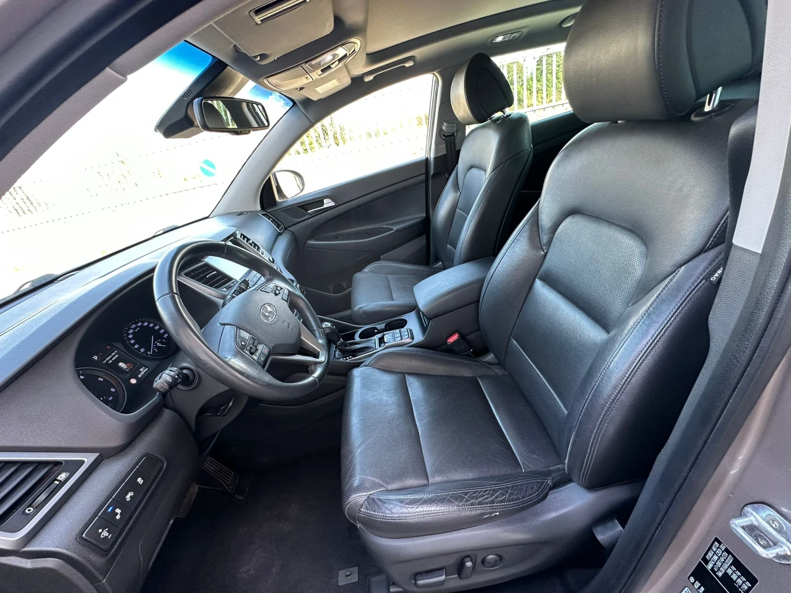 Hyundai Tucson 1.7CRDI* 140кс.* ВСИЧКИ ЕКСТРИ* НОВ, снимка 11 - Автомобили и джипове - 53923440