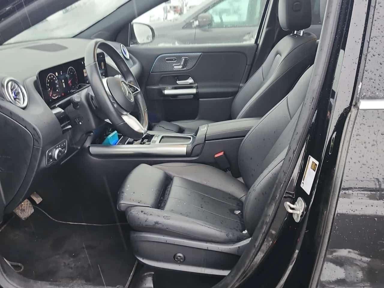 Mercedes-Benz GLA 250 ПАМЕТ| АМБИЕНТ| ПАНОРАМА| 2 КЛЮЧА| , снимка 8 - Автомобили и джипове - 54004673