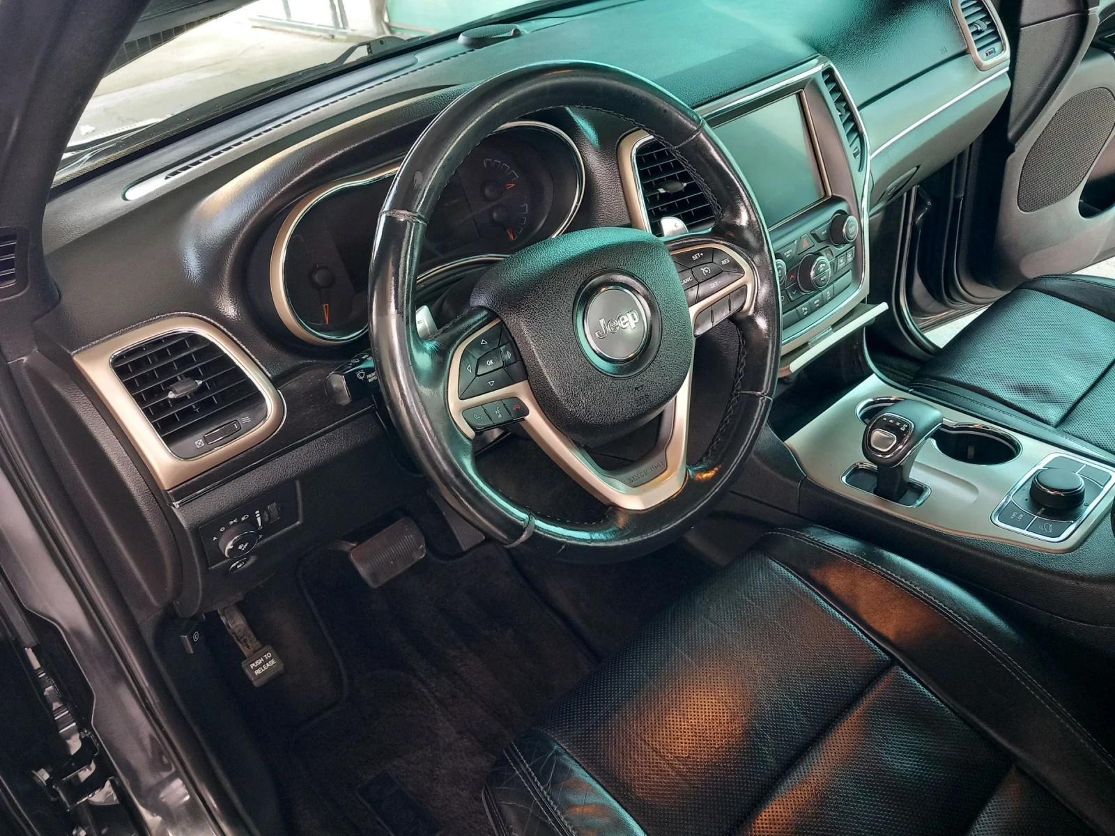 Jeep Grand cherokee 3.6 LIMITED , снимка 9 - Автомобили и джипове - 54672375