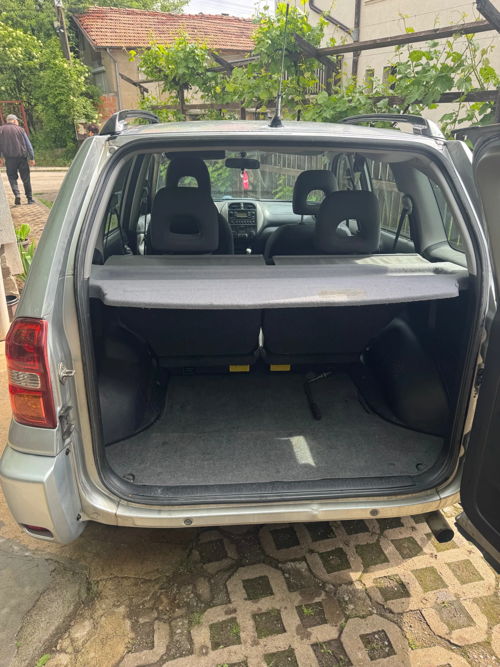 Toyota Rav4 D4D 4x4, снимка 6 - Автомобили и джипове - 54783169