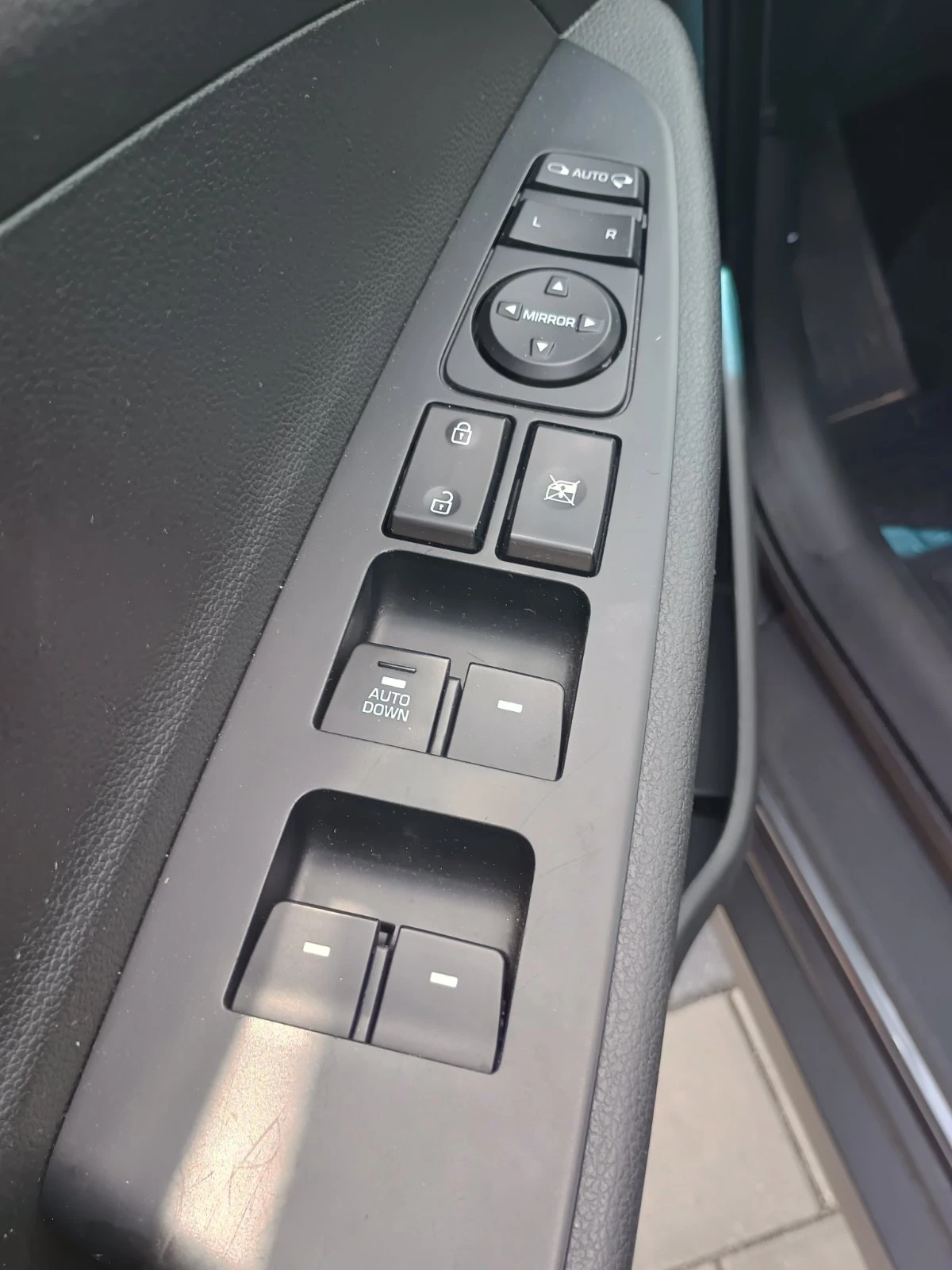 Hyundai Tucson, снимка 8 - Автомобили и джипове - 56651371