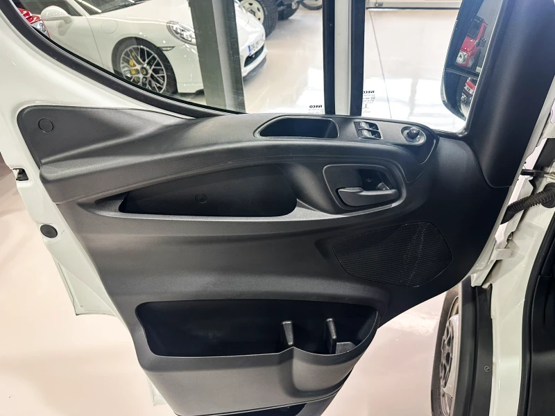 Iveco 35s16 DAILY, снимка 11 - Бусове и автобуси - 53285146