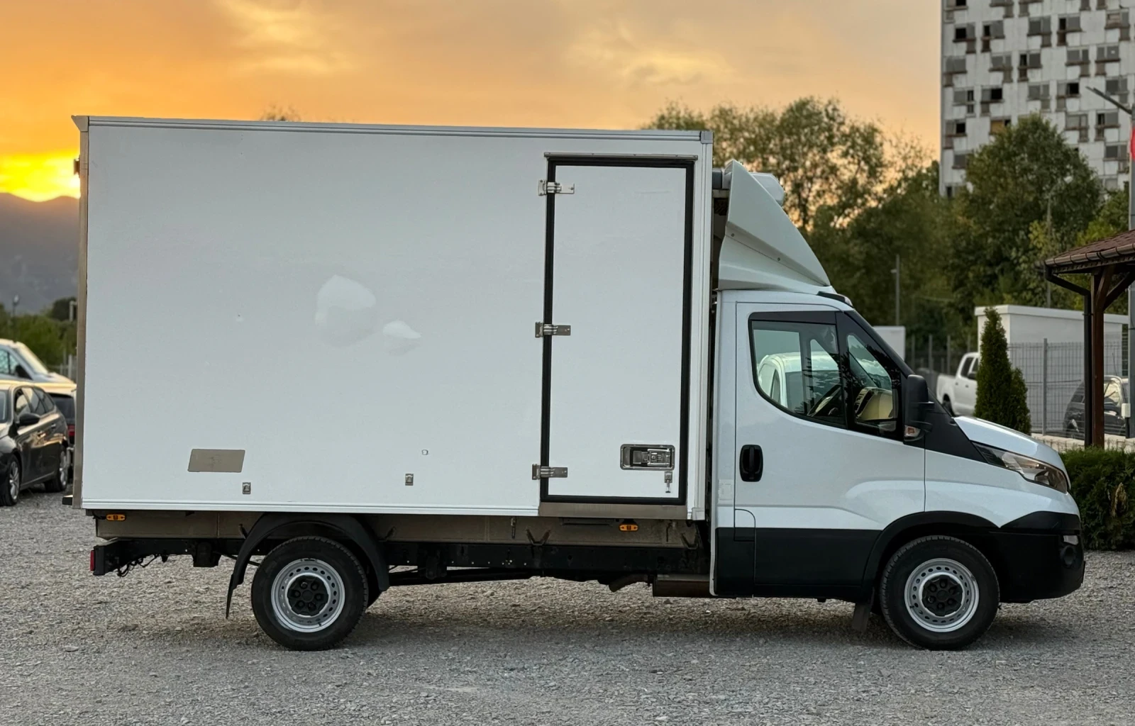 Iveco Daily 35S14 * Хладилен -24* * Автоматик* * Климатроник*  - изображение 8
