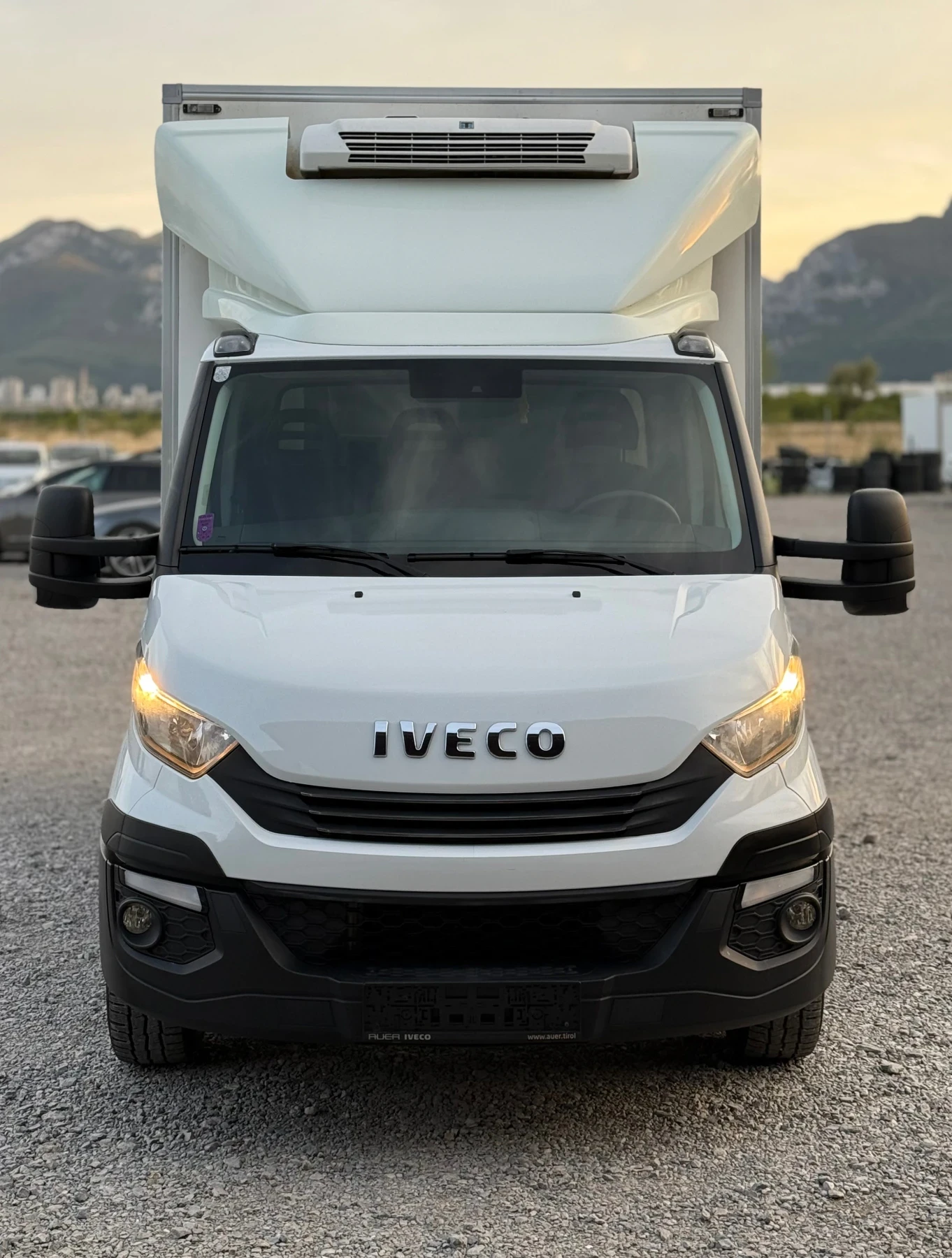 Iveco Daily 35S14 * Хладилен -24* * Автоматик* * Климатроник*  - изображение 2