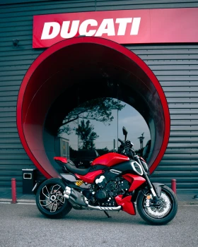     Ducati Diavel V4