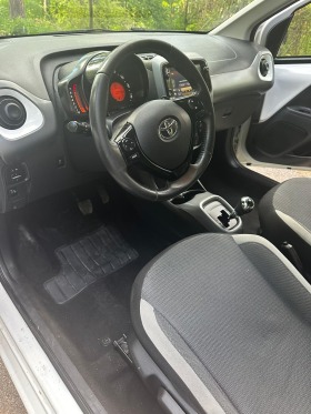 Toyota Aygo  1.0 automat , снимка 8 - Автомобили и джипове - 45404813