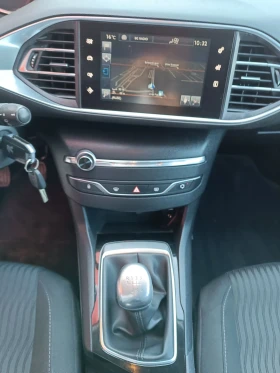 Peugeot 308 1.6 bluHDI, снимка 10