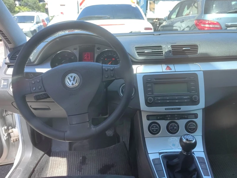 VW Passat, снимка 5 - Автомобили и джипове - 46888508