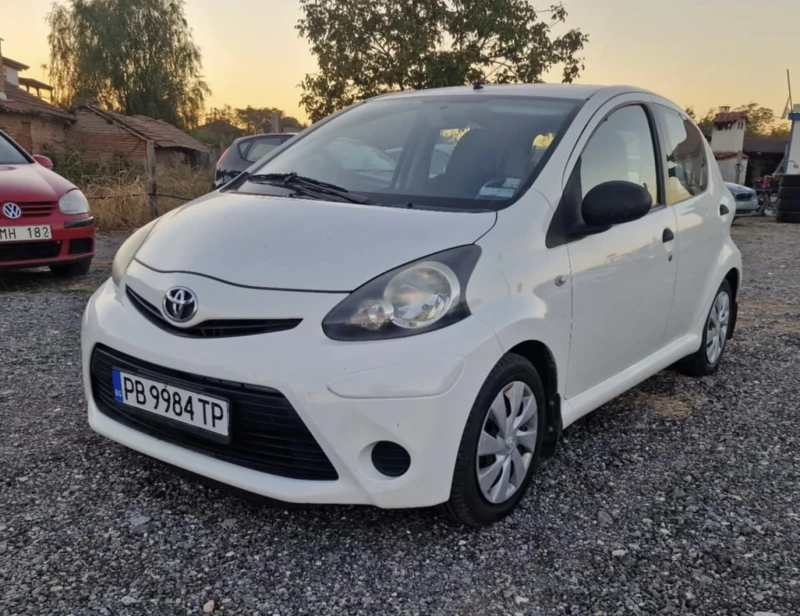 Toyota Aygo, снимка 1 - Автомобили и джипове - 47654539