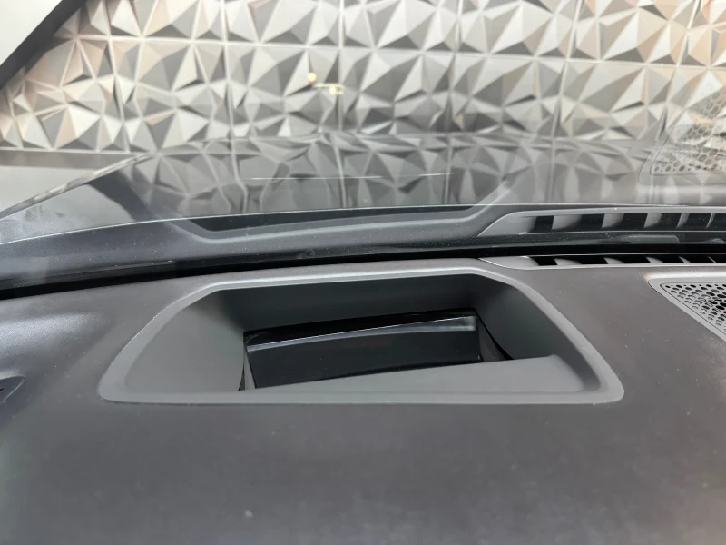 BMW 750 i xDrive * FULL Екстри * HARMAN/KARDON * HEAD UP, снимка 15 - Автомобили и джипове - 47664996