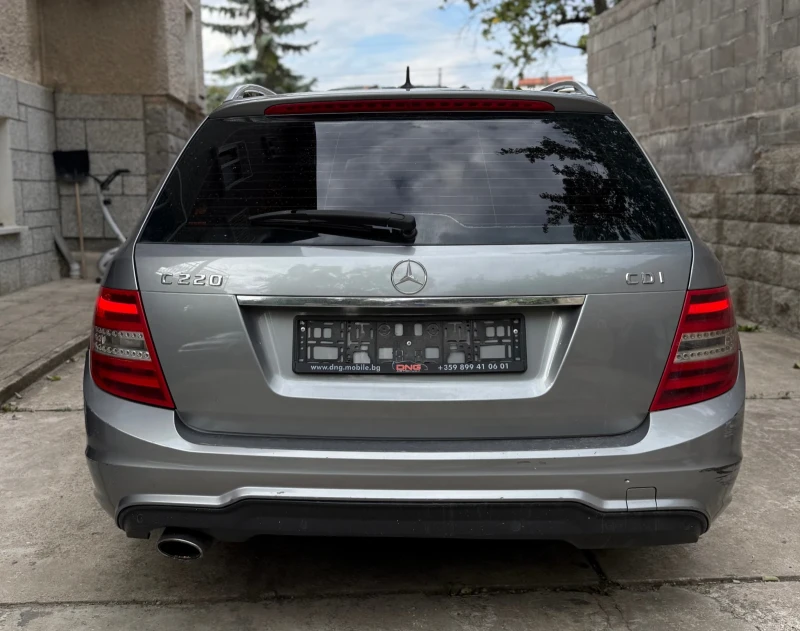 Mercedes-Benz C 220, снимка 4 - Автомобили и джипове - 51699780