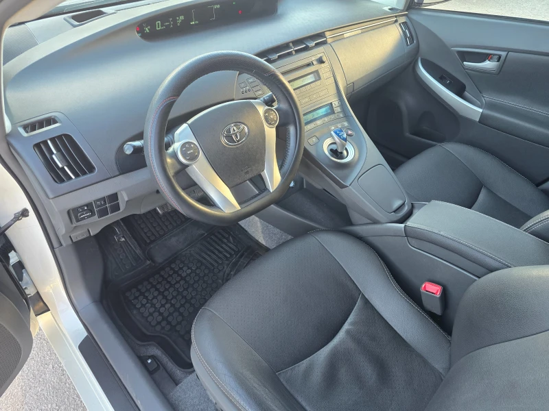 Toyota Prius 1.8i HYBRID/TOP, снимка 14 - Автомобили и джипове - 51800357