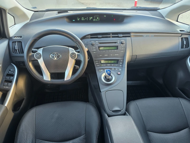Toyota Prius 1.8i HYBRID/TOP, снимка 17 - Автомобили и джипове - 51800357