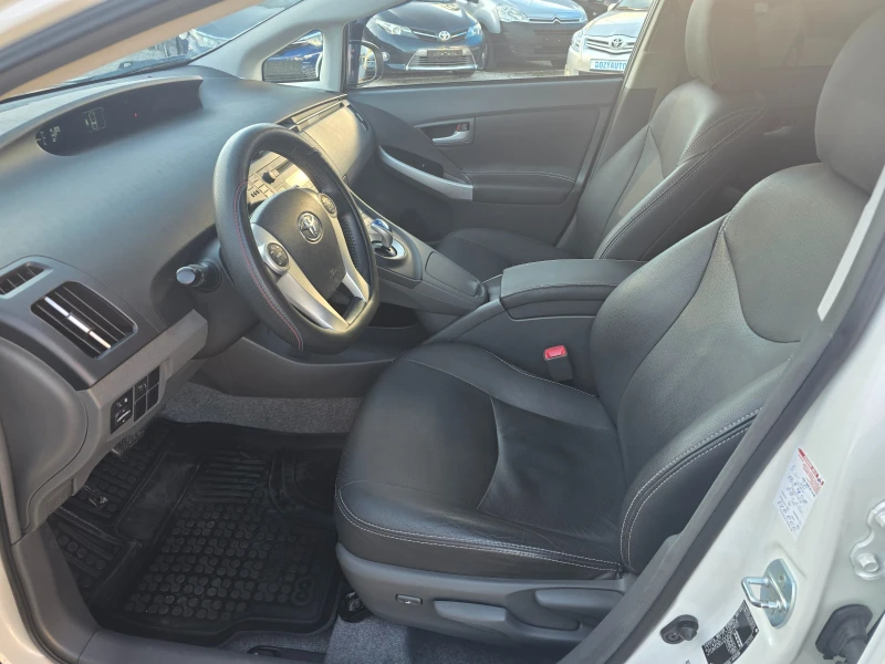Toyota Prius 1.8i HYBRID/TOP, снимка 13 - Автомобили и джипове - 51800357
