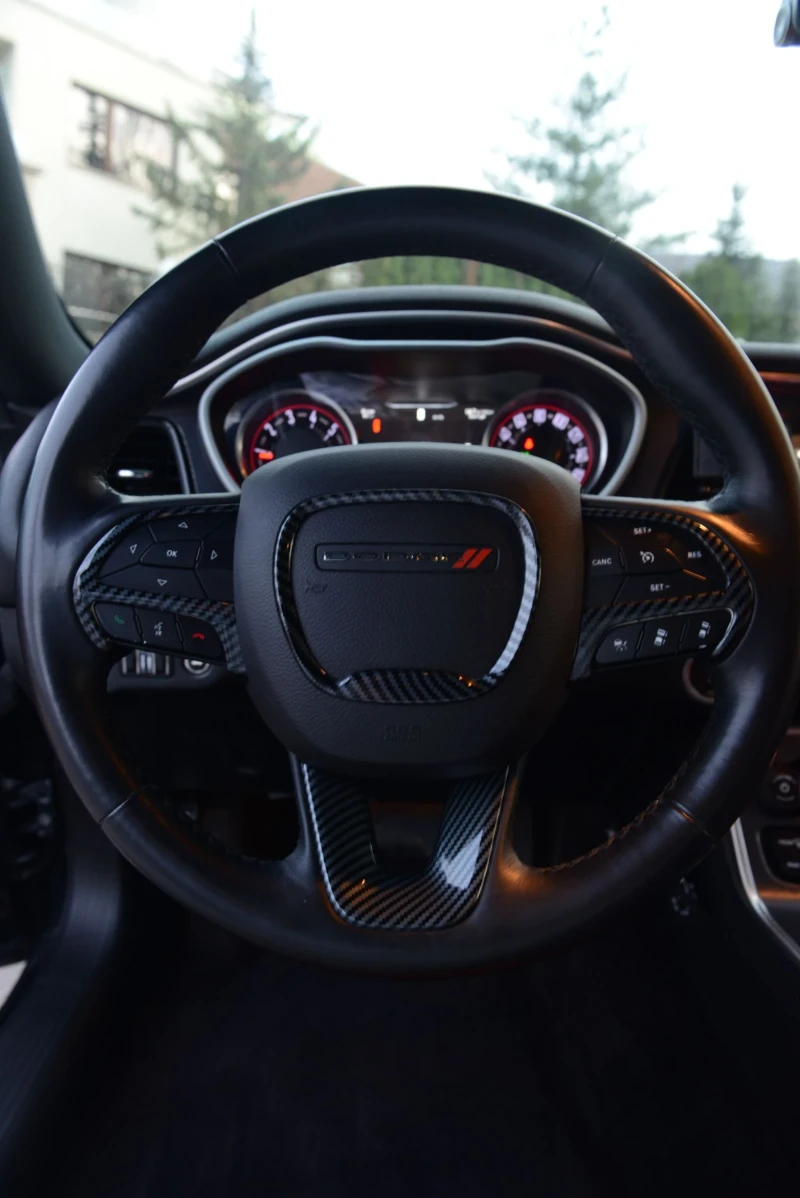 Dodge Challenger SXT Plus, снимка 12 - Автомобили и джипове - 52644888