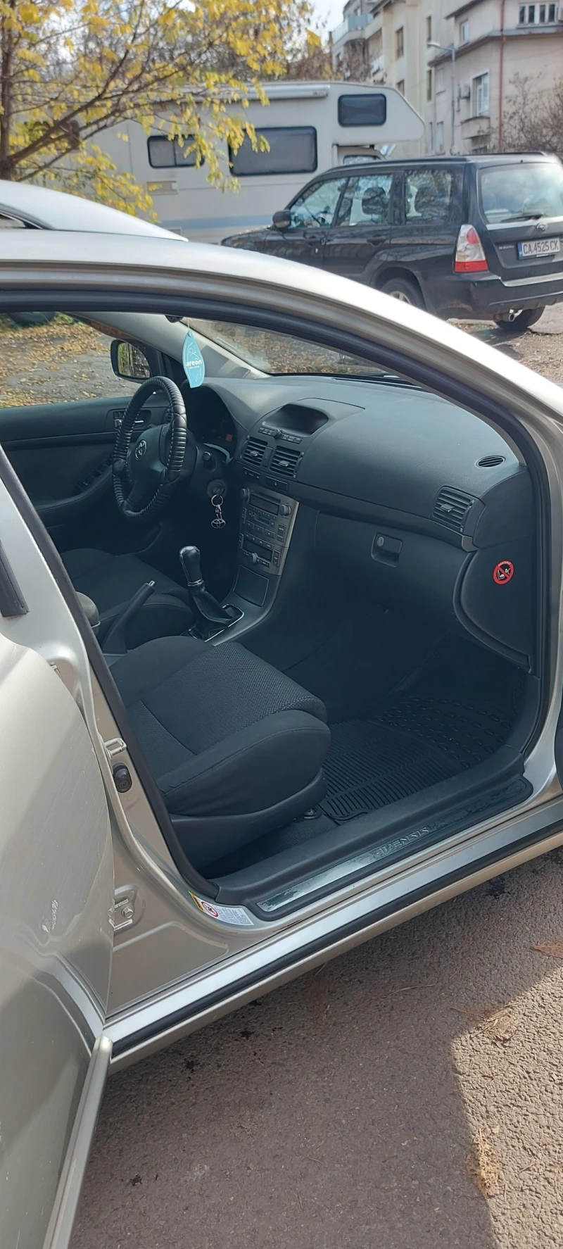 Toyota Avensis, снимка 10 - Автомобили и джипове - 52506574