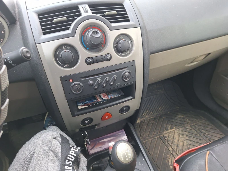 Renault Megane 2, снимка 4 - Автомобили и джипове - 53296183