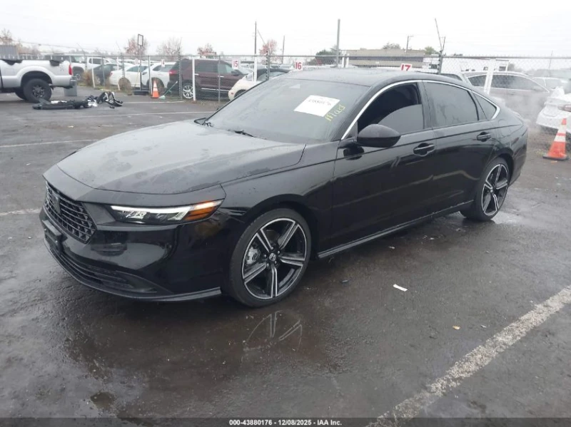 Honda Accord 2l Hybrid Sport, снимка 2 - Автомобили и джипове - 53443986