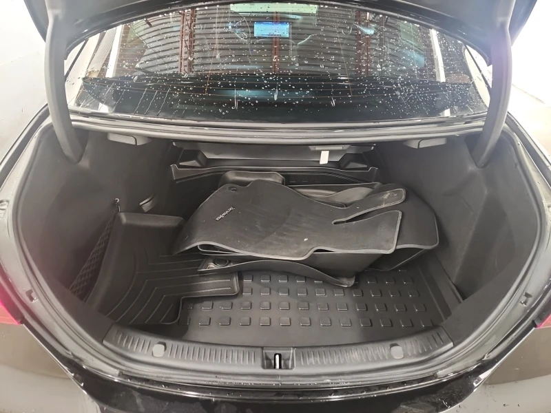 Mercedes-Benz E 350 360| PANO| DISTRONIC| 2 KEYS| CARFAX| , снимка 15 - Автомобили и джипове - 53524746