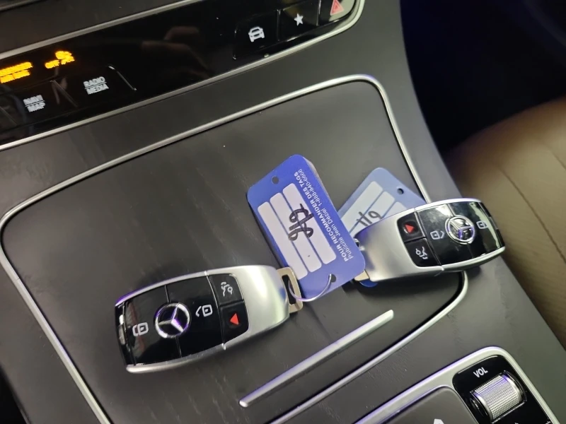 Mercedes-Benz E 350 360| PANO| DISTRONIC| 2 KEYS| CARFAX| , снимка 17 - Автомобили и джипове - 53524746