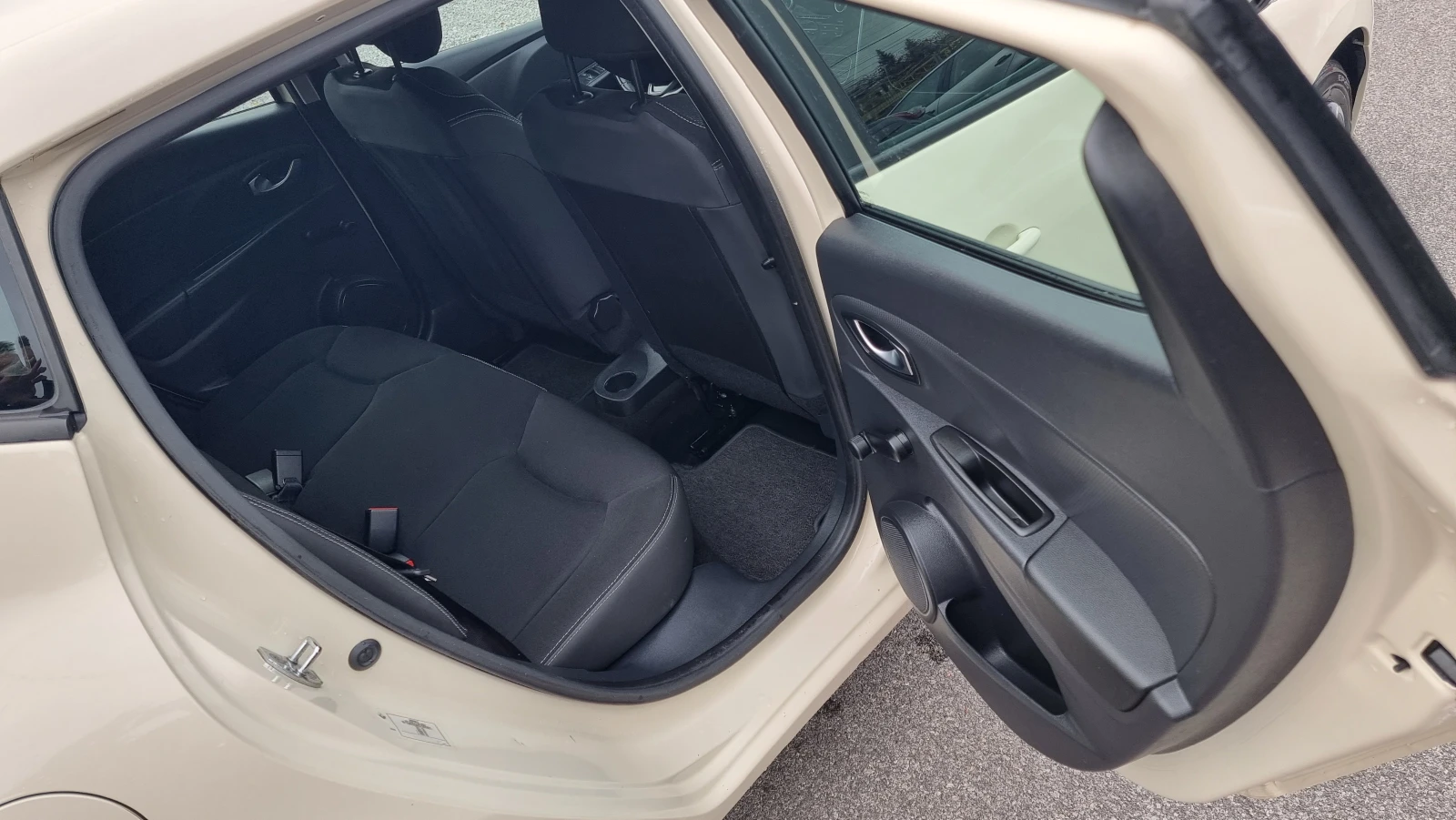 Renault Clio 1.0TCe GAS EURO 6B - изображение 9