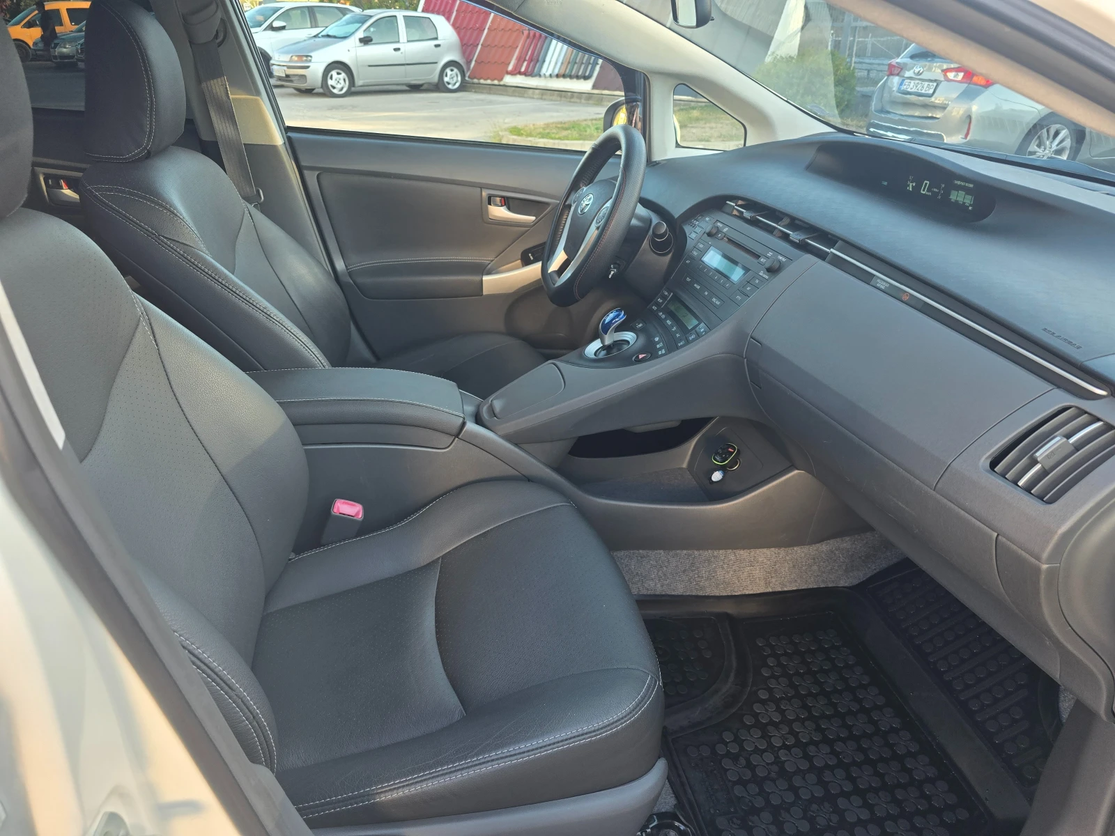 Toyota Prius 1.8i HYBRIT/TOP - изображение 7