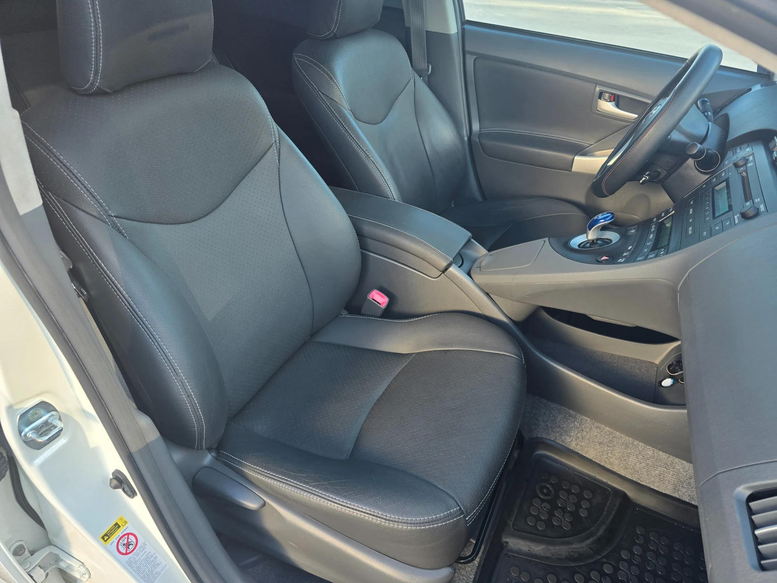 Toyota Prius 1.8i HYBRIT/TOP - изображение 9