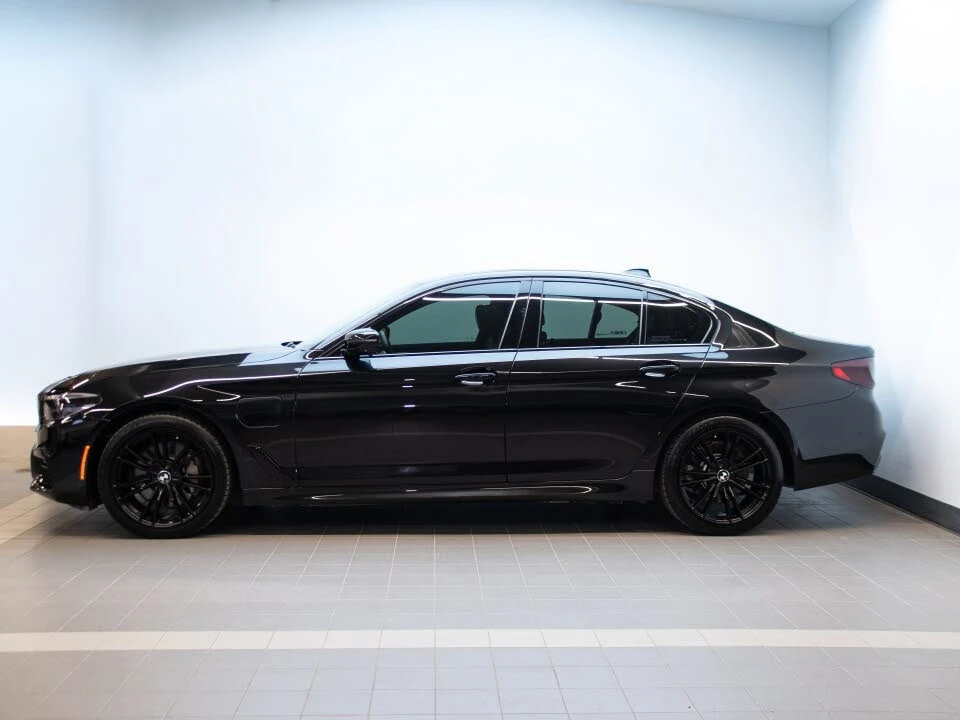 BMW 530E * АВТО КРЕДИТ* ЦЕНА ДО БГ * СЕРВИЗНА ИСТОРИЯ *  - изображение 4