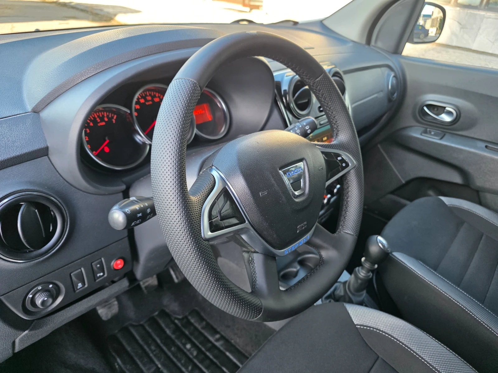 Dacia Lodgy STEPWAY 1.5 DCI 115k.c ITALIA EURO 6D   - изображение 8