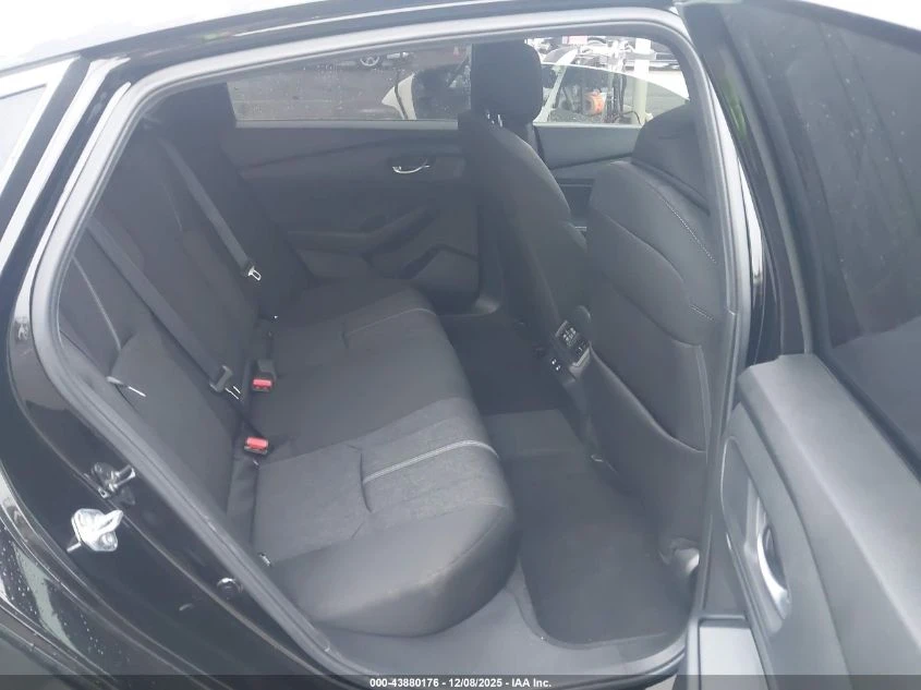 Honda Accord 2l Hybrid Sport - изображение 8