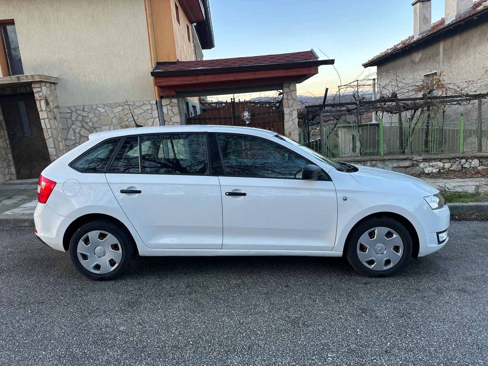 Skoda Rapid 1.2TSI/105 - изображение 3