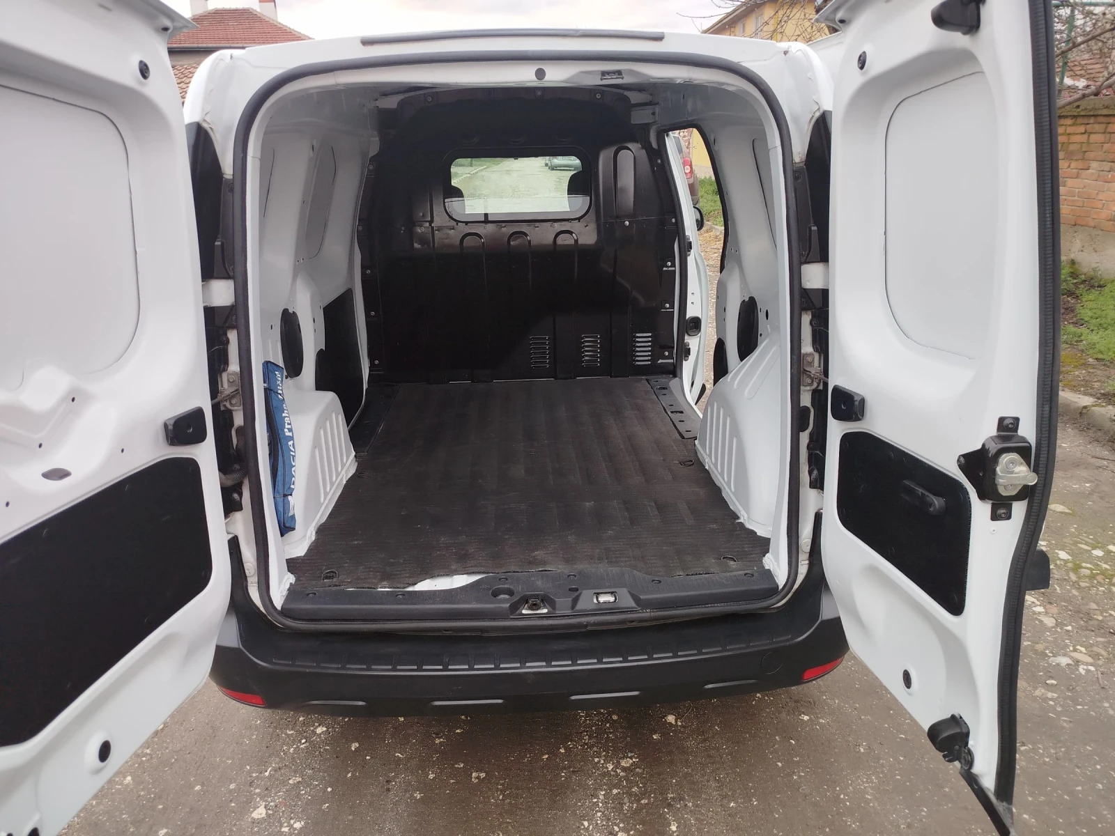 Dacia Dokker Товарен, снимка 6 - Автомобили и джипове - 54152256