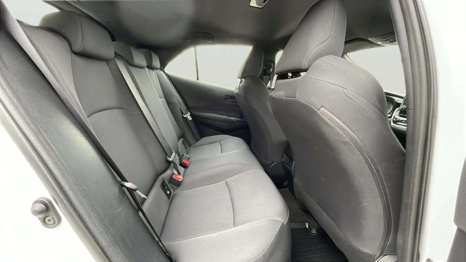 Toyota Corolla 1.2 I, снимка 9 - Автомобили и джипове - 54540814